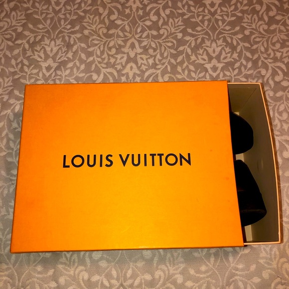 REAL LOUIS VUITTON BRAND New !! Only worn once ! Tennis shoes size 13 - Picture 8 of 9